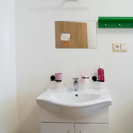 K-haus - Speaking, Contactless-self Check In بيت شباب